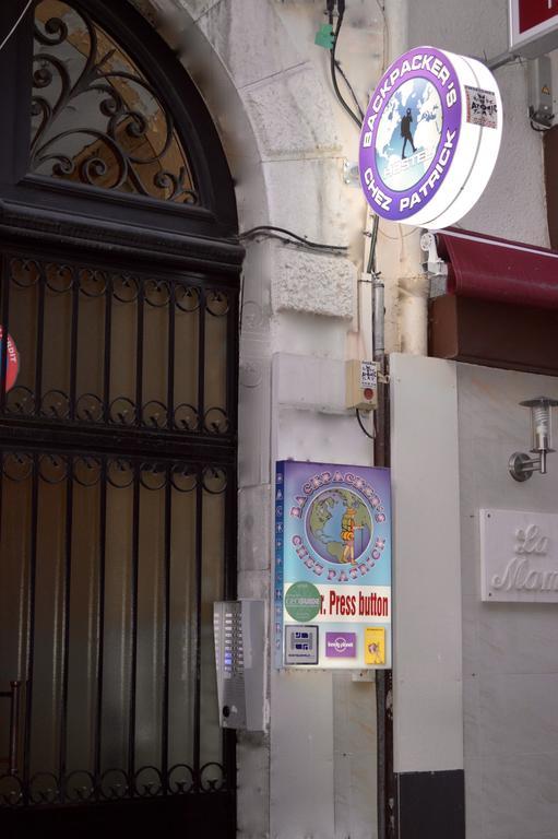 Хостел Backpackers Chez Patrick Ницца Экстерьер фото